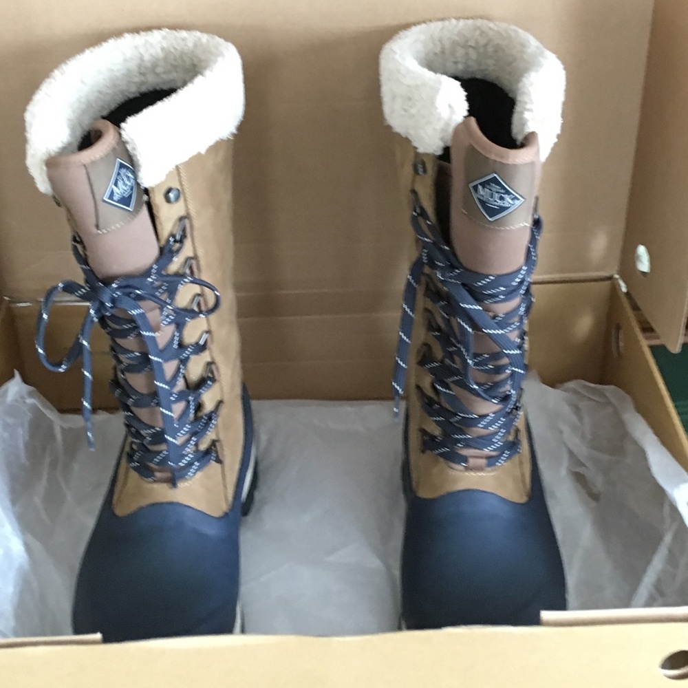 Ladies Muck boots size 11